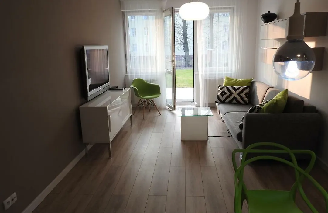 Apartament Z Ogrodem Wisniowy Sad-1